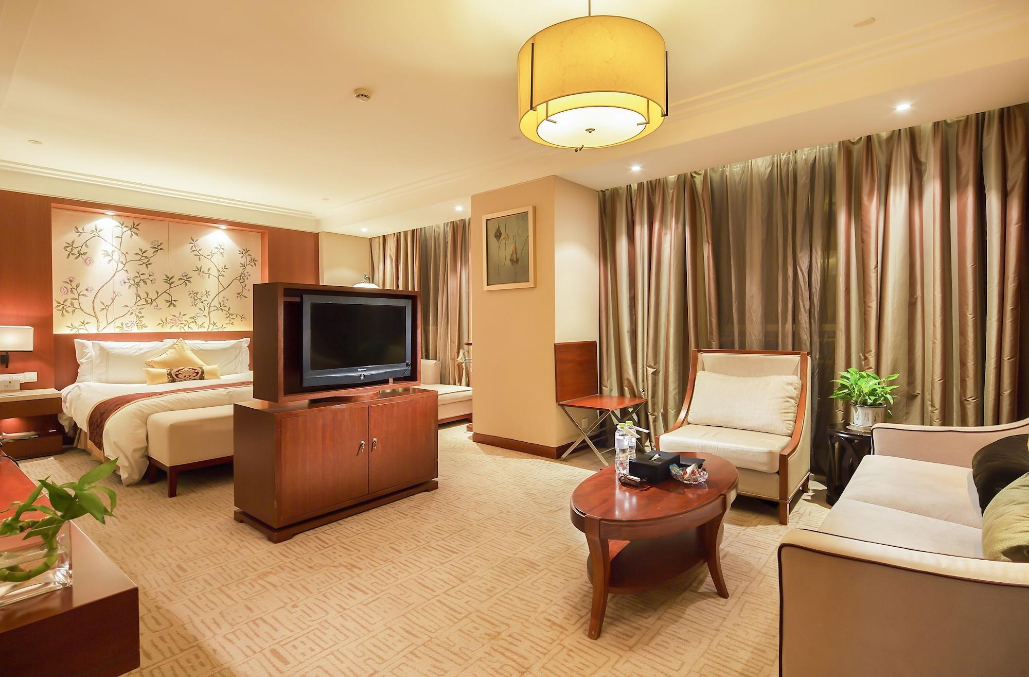 Landison Plaza International Hotel Zhenjiang  Bagian luar foto