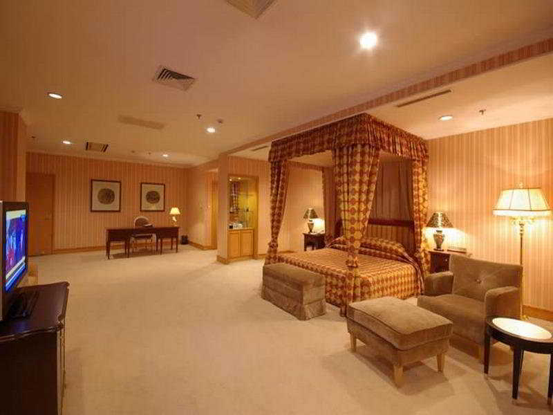 Landison Plaza International Hotel Zhenjiang  Bagian luar foto