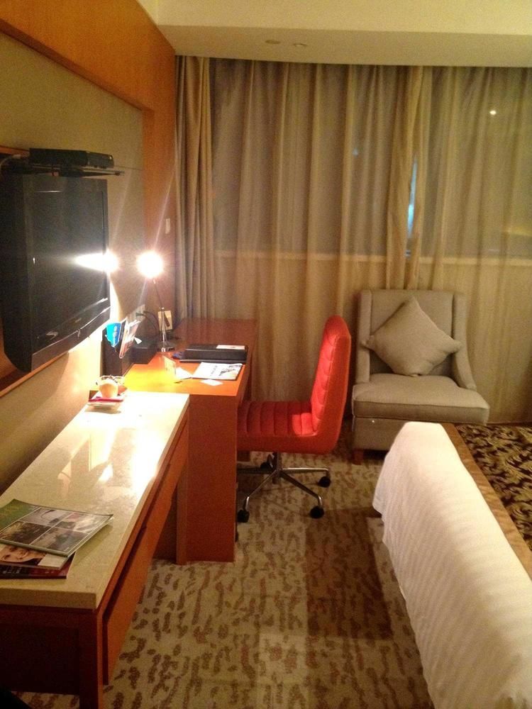 Landison Plaza International Hotel Zhenjiang  Bagian luar foto