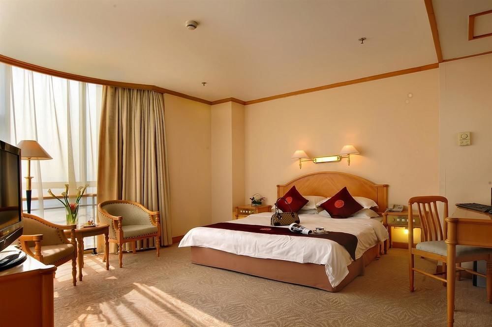 Landison Plaza International Hotel Zhenjiang  Bagian luar foto
