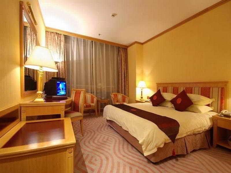 Landison Plaza International Hotel Zhenjiang  Bagian luar foto