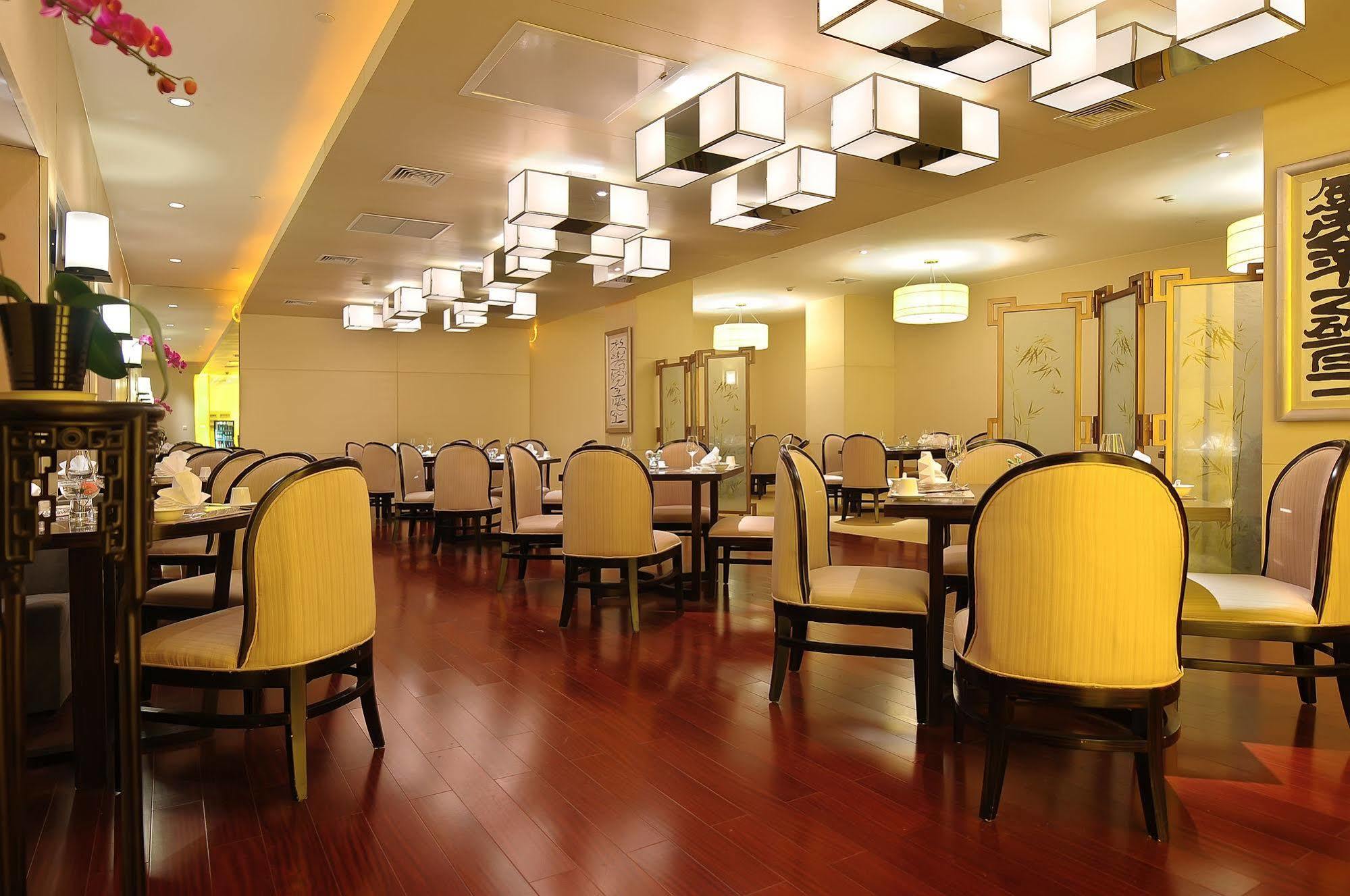 Landison Plaza International Hotel Zhenjiang  Bagian luar foto