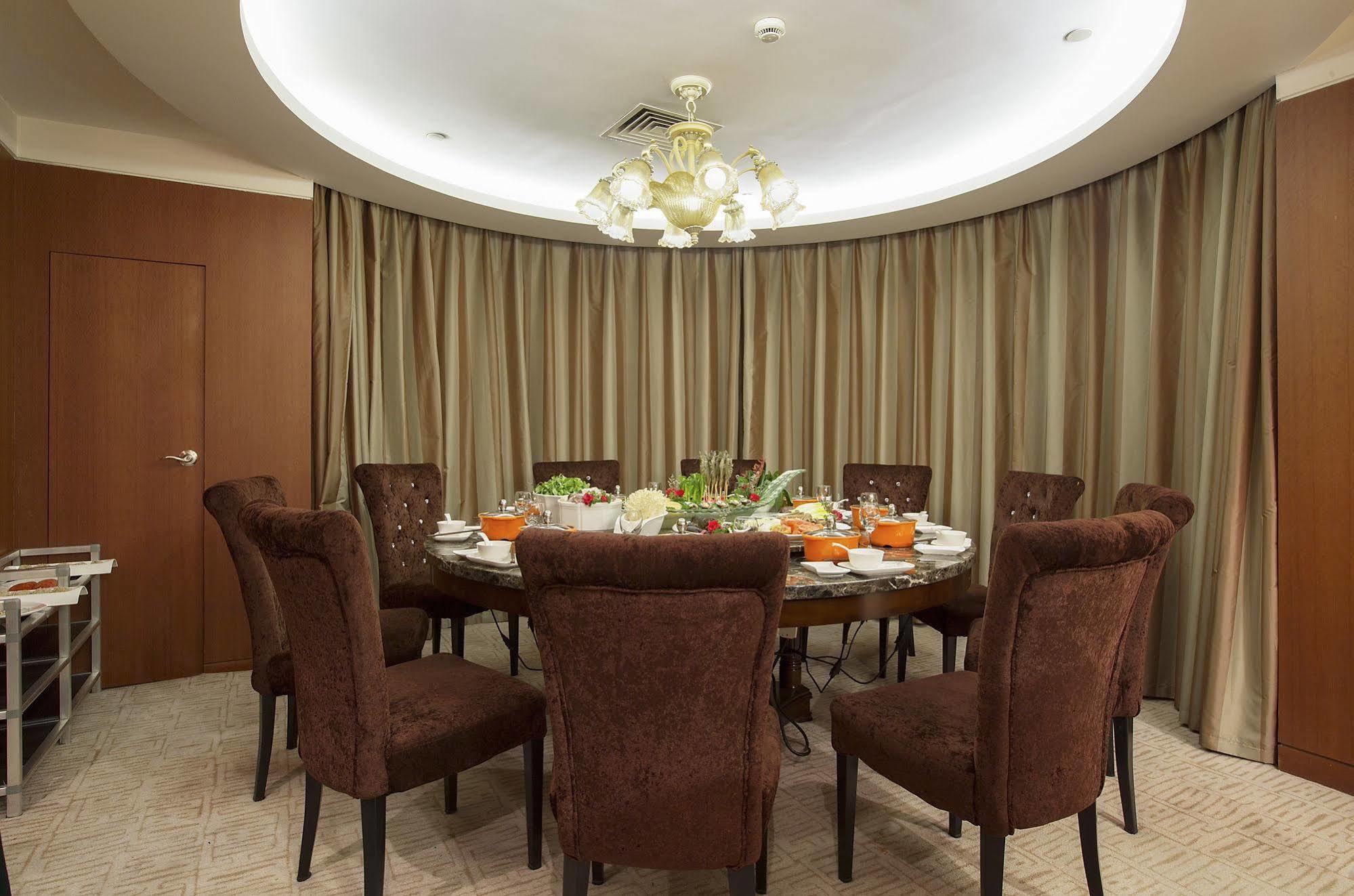 Landison Plaza International Hotel Zhenjiang  Bagian luar foto