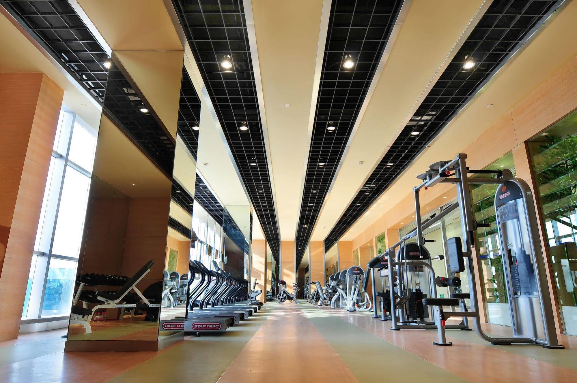 Landison Plaza International Hotel Zhenjiang  Bagian luar foto